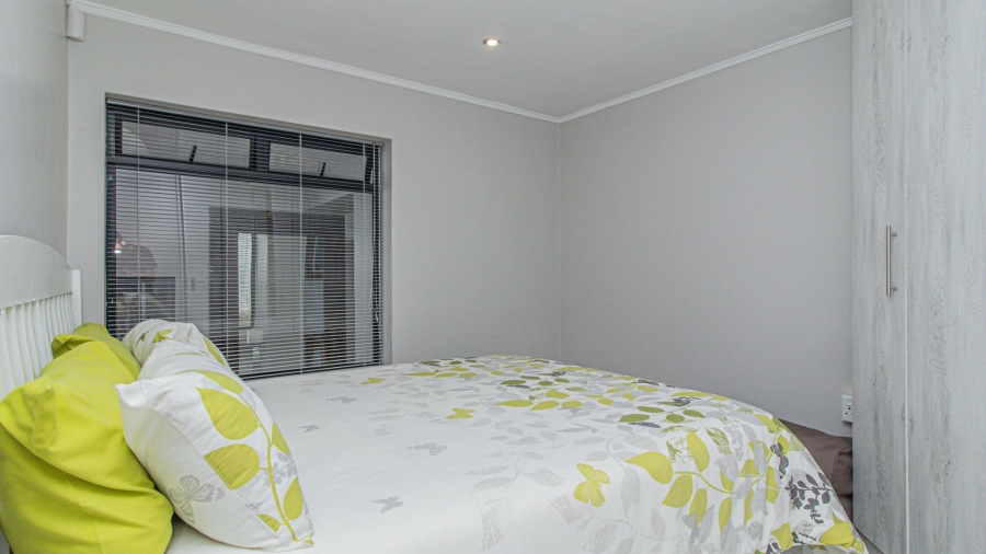 4 Bedroom Property for Sale in Perlemoenbaai Western Cape